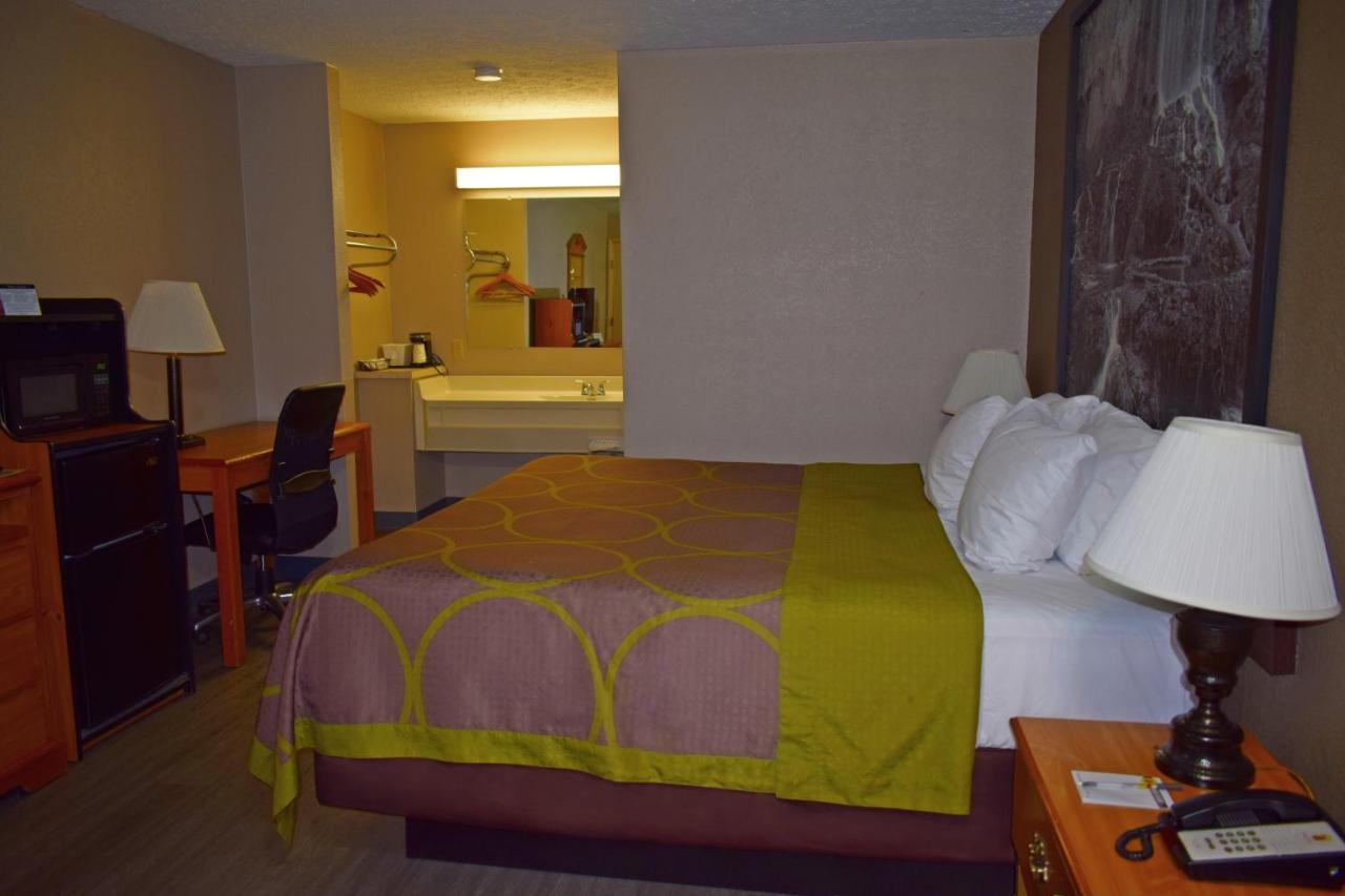 Super 8 By Wyndham Fort Chiswell Wytheville Area Max Meadows Exteriér fotografie