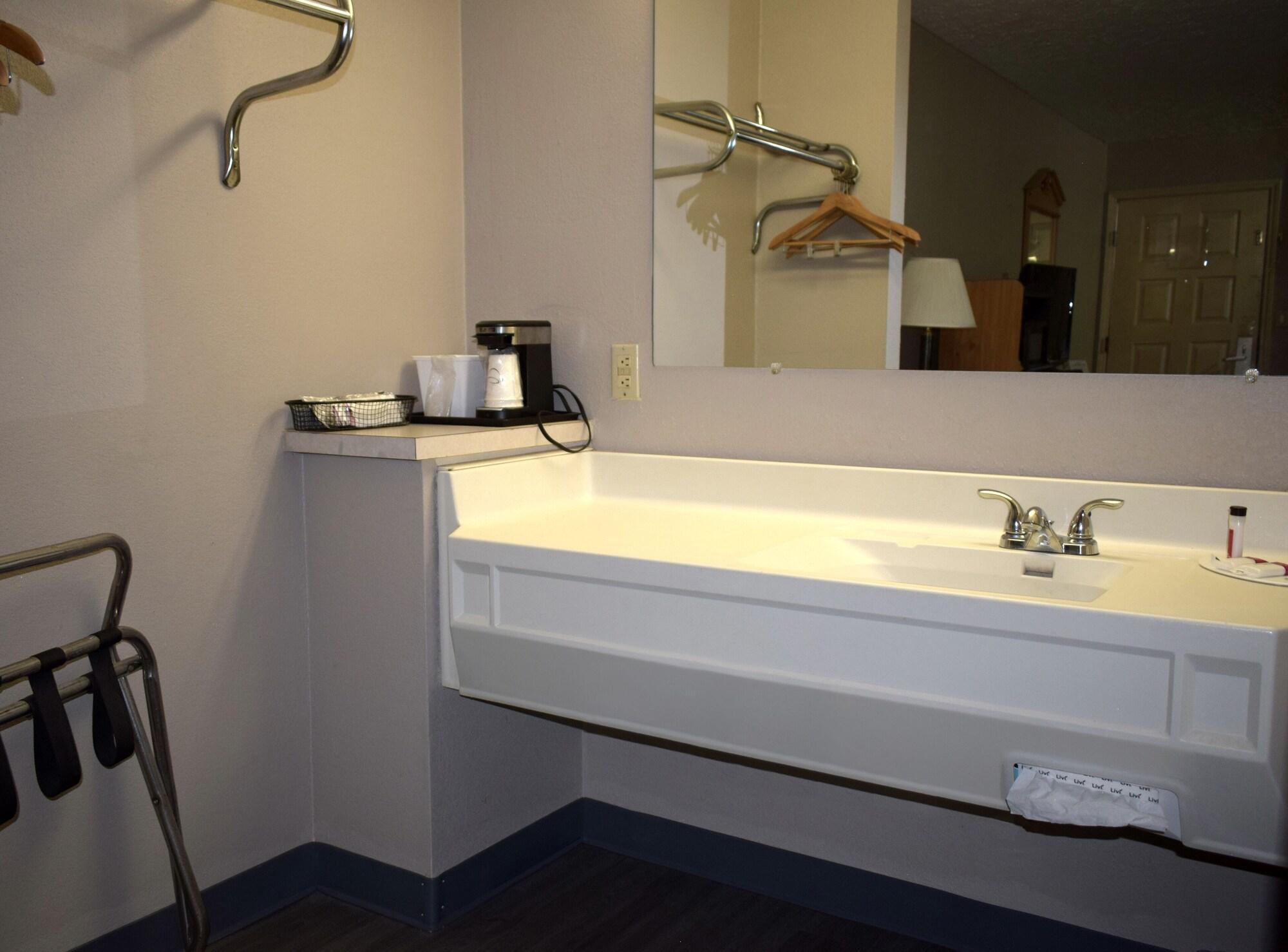 Super 8 By Wyndham Fort Chiswell Wytheville Area Max Meadows Exteriér fotografie
